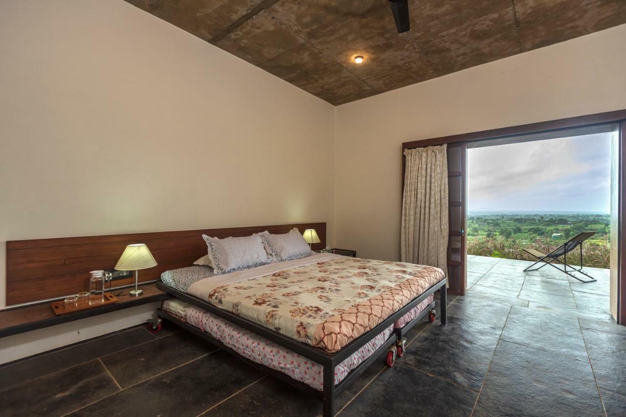 Saffronstays Zen, Igatpuri - Lake-View Villa With Indoor And Outdoor Games Экстерьер фото